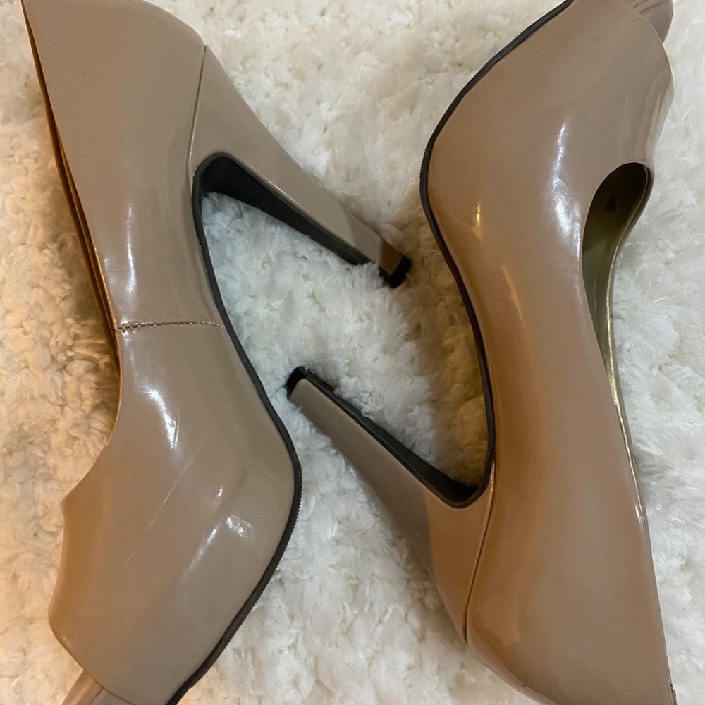 High heel - Picture 3 of 5
